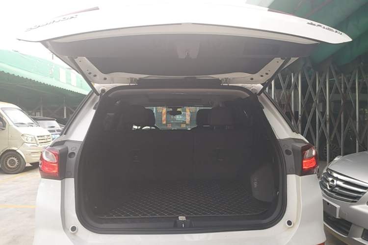 Used Chevrolet Equinox 2017 535T Automatic YuJie Edition Trunk