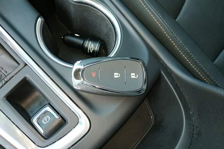 Used Chevrolet Equinox 2017 550T Automatic All-Wheel-Drive Top-Tier Version Vehicle Key