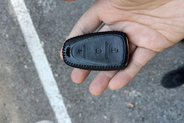 Used Chevrolet Equinox 2017 550T Automatic All-Wheel-Drive Top-Tier Version Vehicle Key