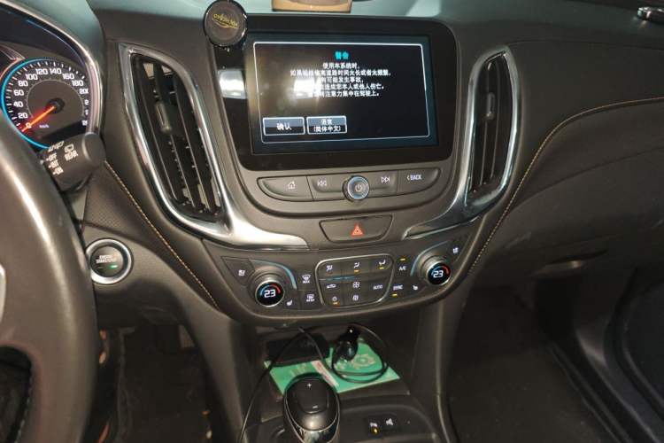 Used Chevrolet Equinox 2018 Redline 550T Automatic All-Wheel-Drive Trailblazer RS Edition Audio And AC Panel
