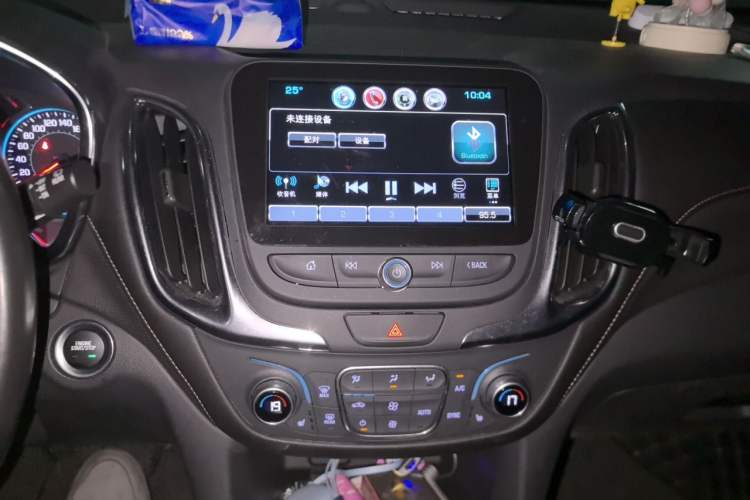 Used Chevrolet Equinox 2018 RS 550T Automatic All-Wheel-Drive Boundary Edition Audio And AC Panel