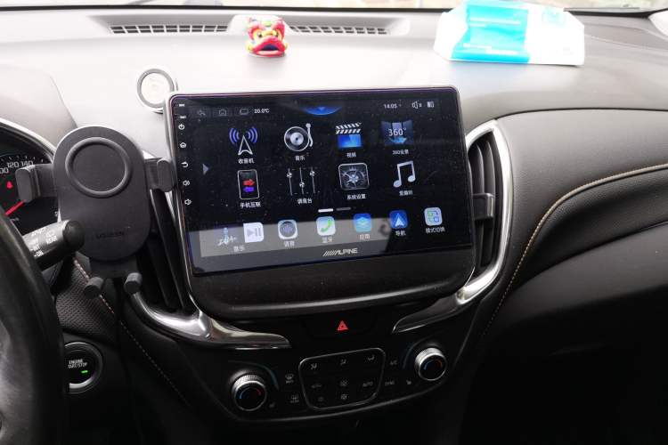 Used Chevrolet Equinox 2018 RS 550T Automatic All-Wheel-Drive Boundary Edition Audio And AC Panel