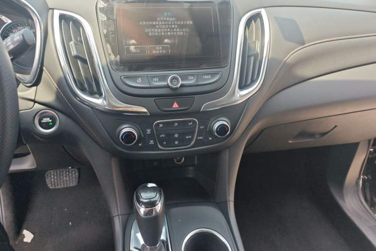 Used Chevrolet Equinox 2018 535T Automatic YuJie Edition Audio And AC Panel