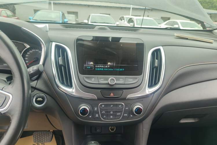 Used Chevrolet Equinox 2018 535T Automatic YuJie Edition Audio And AC Panel