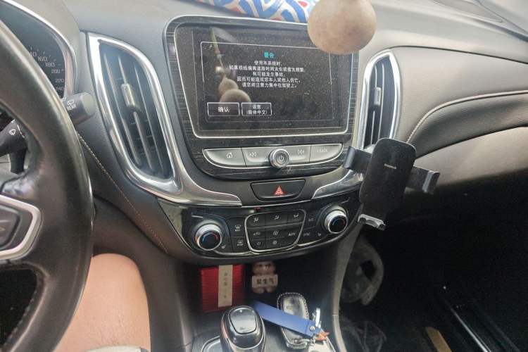 Used Chevrolet Equinox 2018 535T Automatic YuJie Edition Audio And AC Panel
