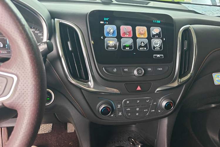 Used Chevrolet Equinox 2018 535T Automatic YuJie Edition Audio And AC Panel