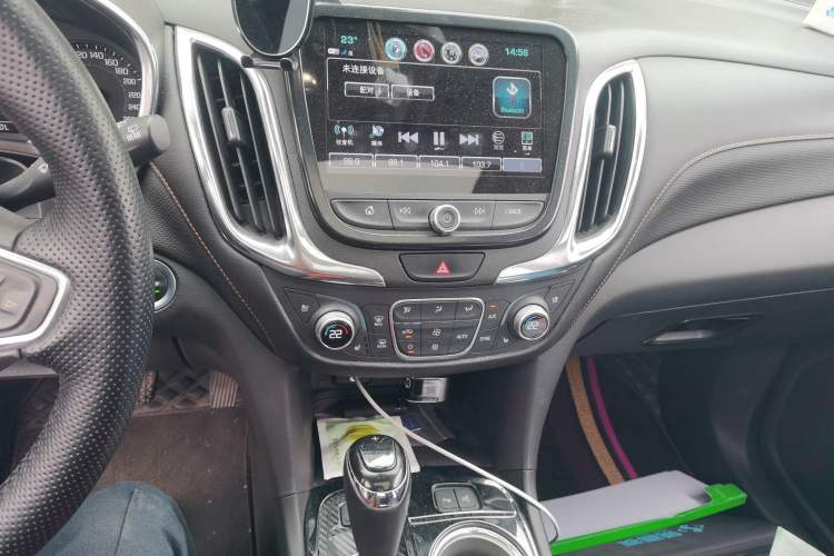 Used Chevrolet Equinox 2018 RS 550T Automatic All-Wheel-Drive Boundary Edition Audio And AC Panel