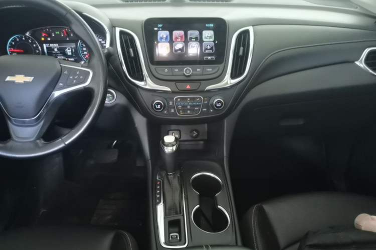 Used Chevrolet Equinox 2018 RS 550T Automatic All-Wheel-Drive Boundary Edition Audio And AC Panel