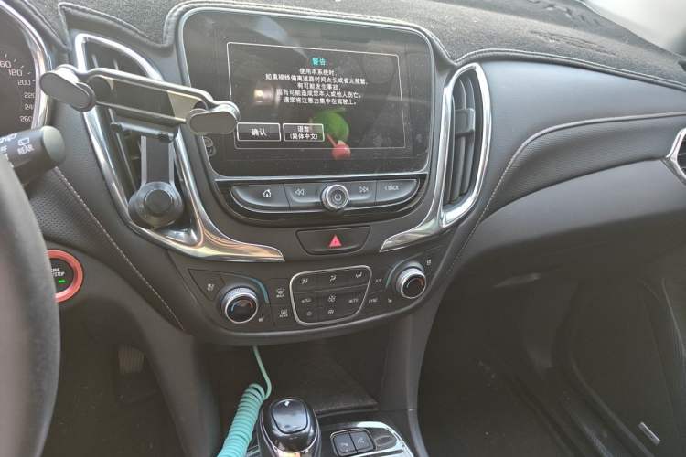 Used Chevrolet Equinox 2018 RS 550T Automatic All-Wheel-Drive Boundary Edition Audio And AC Panel