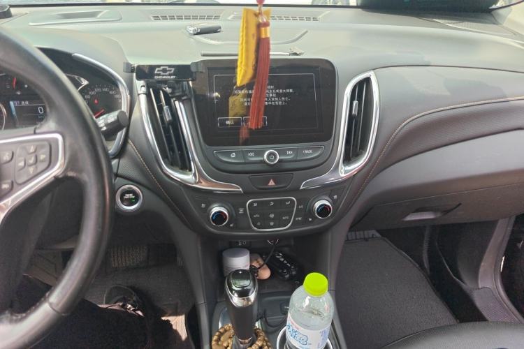 Used Chevrolet Equinox 2018 RS 550T Automatic All-Wheel-Drive Boundary Edition Audio And AC Panel