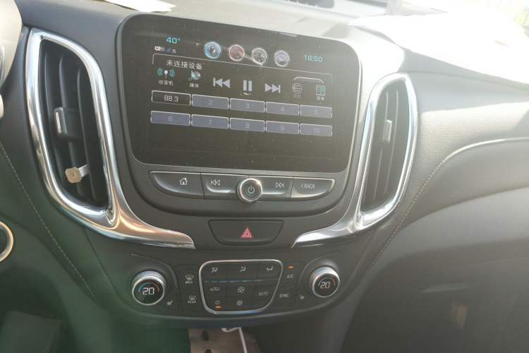 Used Chevrolet Equinox 2018 RS 550T Automatic All-Wheel-Drive Boundary Edition Audio And AC Panel