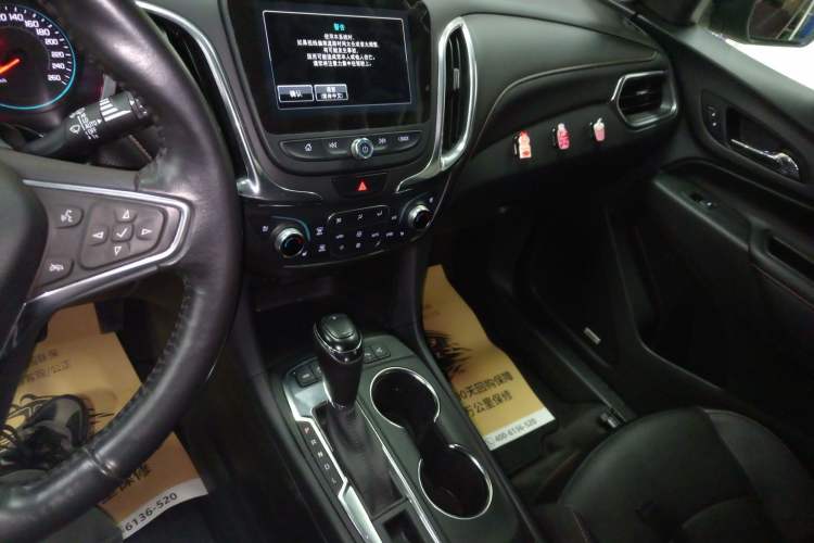 Used Chevrolet Equinox 2018 RS 550T Automatic All-Wheel-Drive Boundary Edition Audio And AC Panel