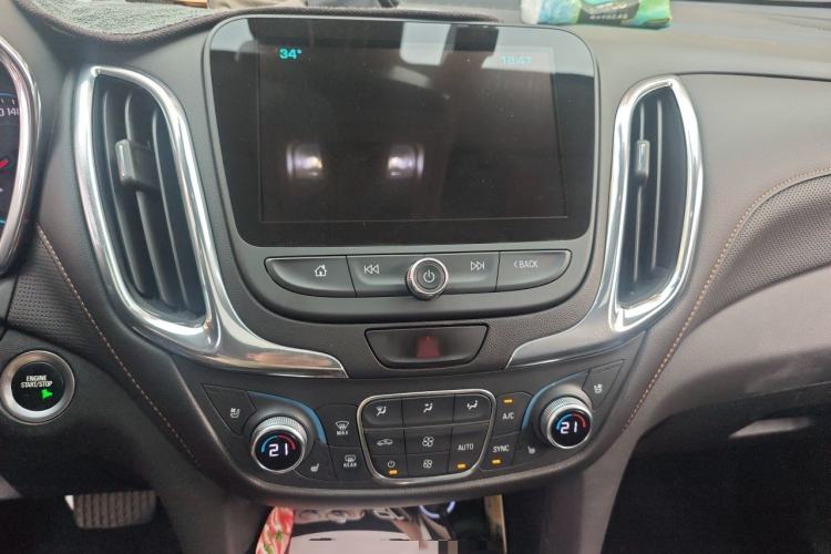Used Chevrolet Equinox 2018 RS 550T Automatic All-Wheel-Drive Boundary Edition Audio And AC Panel