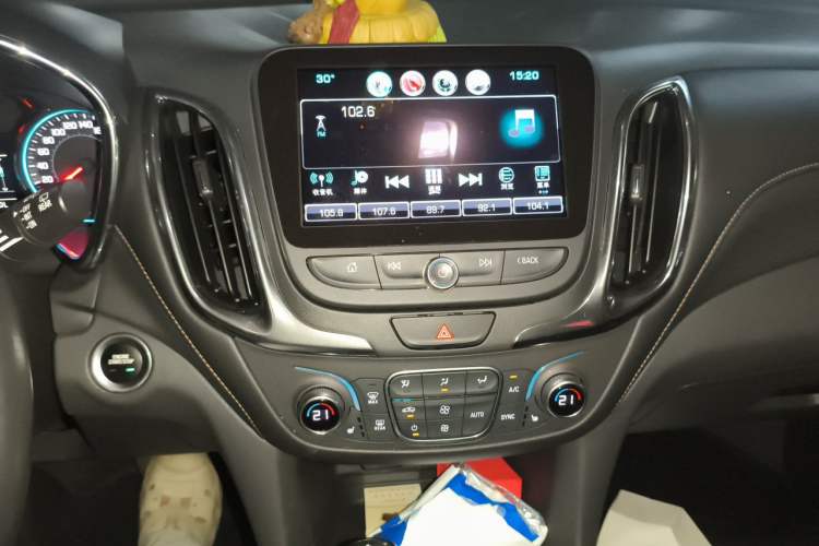 Used Chevrolet Equinox 2018 RS 550T Automatic All-Wheel-Drive Boundary Edition Audio And AC Panel