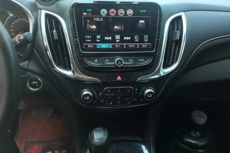 Used Chevrolet Equinox 2018 RS 550T Automatic All-Wheel-Drive Boundary Edition Audio And AC Panel