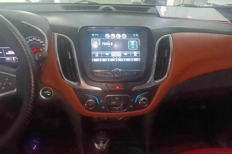 Used Chevrolet Equinox 2018 535T Automatic Lingjie Edition Audio And AC Panel