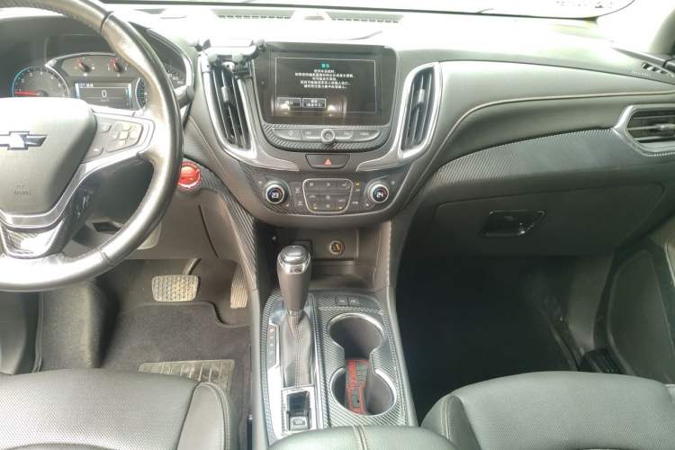 Used Chevrolet Equinox 2018 RS 550T Automatic All-Wheel-Drive Boundary Edition Audio And AC Panel
