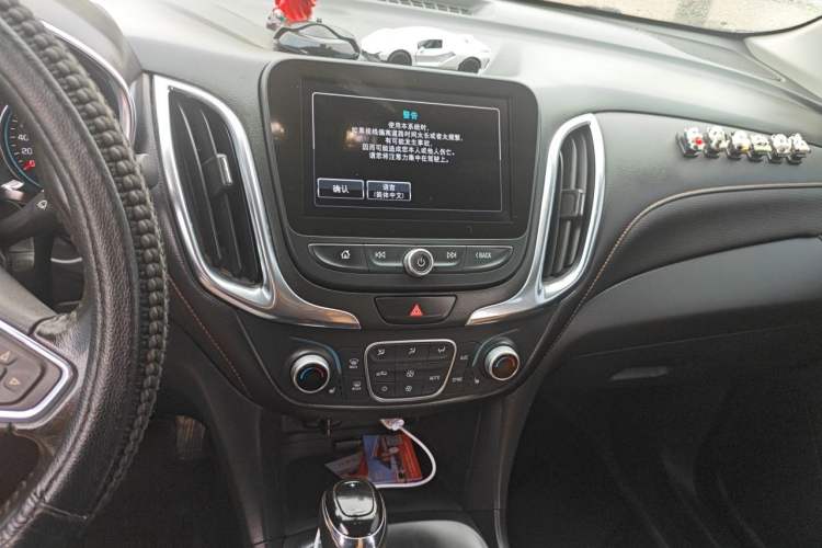 Used Chevrolet Equinox 2018 535T Automatic YuJie Edition Audio And AC Panel