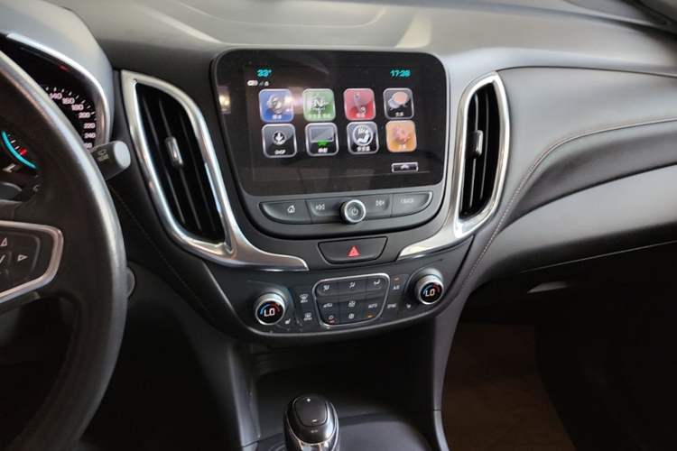 Used Chevrolet Equinox 2018 RS 550T Automatic All-Wheel-Drive Boundary Edition Audio And AC Panel