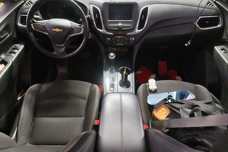 Used Chevrolet Equinox 2018 535T Automatic Chijie Edition Center Console