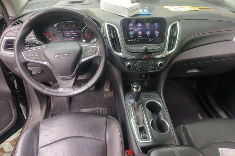 Used Chevrolet Equinox 2018 Redline 550T Automatic All-Wheel-Drive Trailblazer RS Edition Center Console