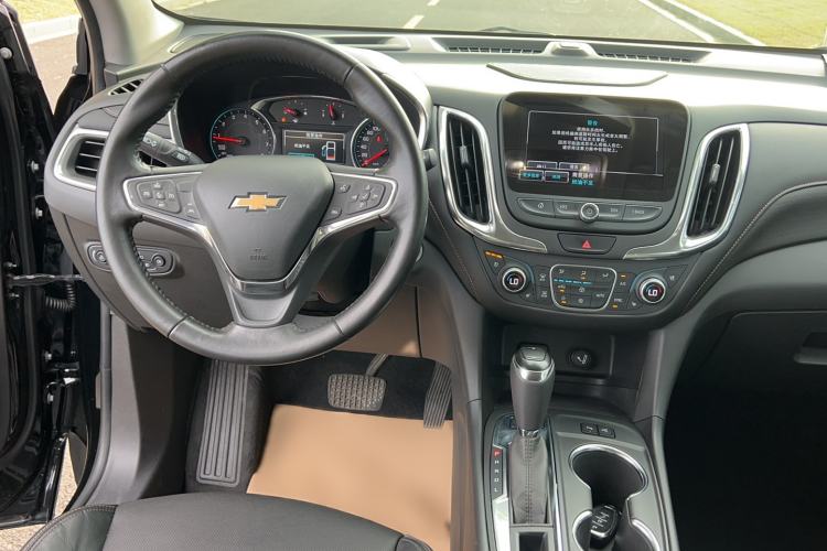 Used Chevrolet Equinox 2018 550T Automatic All-Wheel-Drive Boundary Edition Center Console