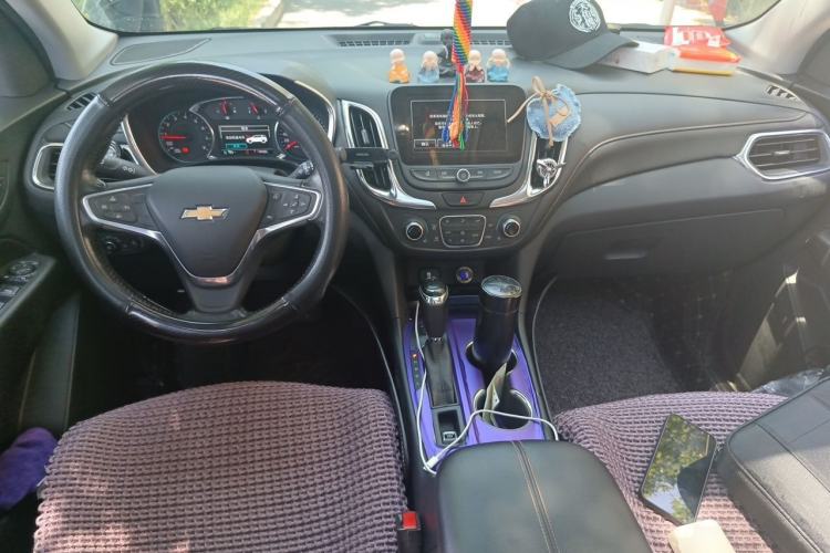 Used Chevrolet Equinox 2018 550T Automatic All-Wheel-Drive Explorer Edition Center Console