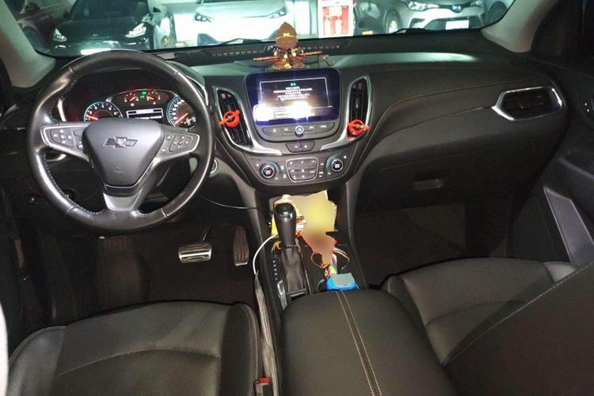 Used Chevrolet Equinox 2018 RS 550T Automatic All-Wheel-Drive Boundary Edition Center Console