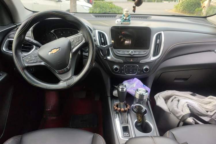 Used Chevrolet Equinox 2018 535T Automatic YuJie Edition Center Console