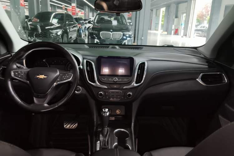 Used Chevrolet Equinox 2018 535T Automatic YuJie Edition Center Console