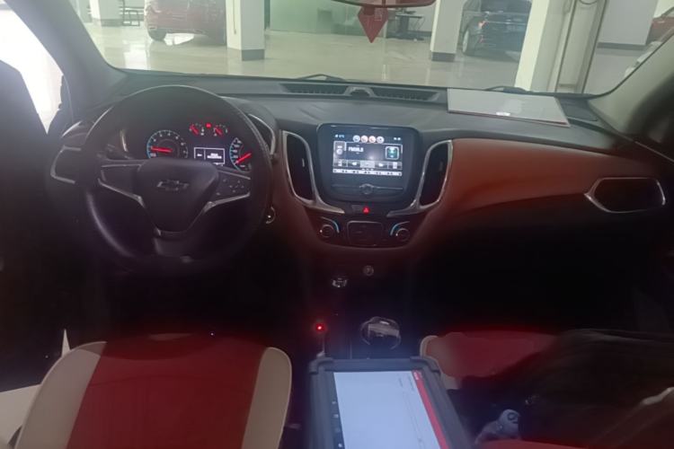 Used Chevrolet Equinox 2018 535T Automatic Lingjie Edition Center Console