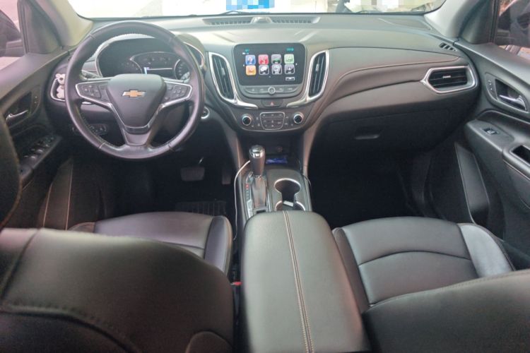 Used Chevrolet Equinox 2018 RS 550T Automatic All-Wheel-Drive Boundary Edition Center Console