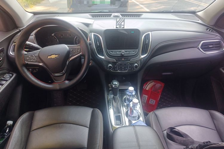 Used Chevrolet Equinox 2018 RS 550T Automatic All-Wheel-Drive Boundary Edition Center Console