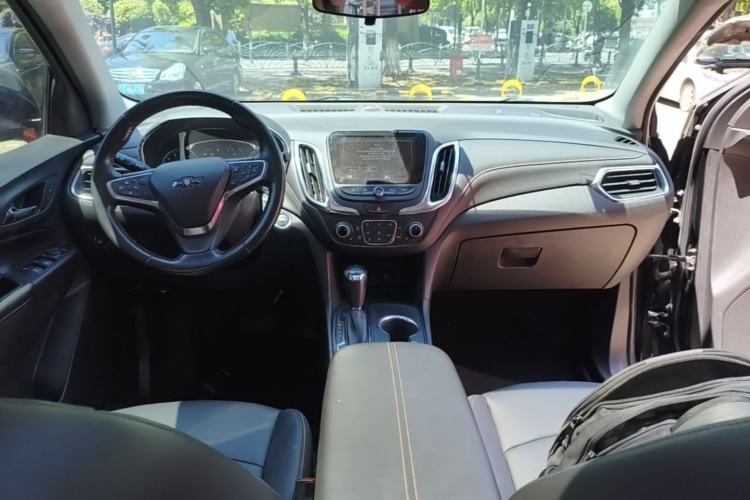 Used Chevrolet Equinox 2018 535T Automatic YuJie Edition Center Console