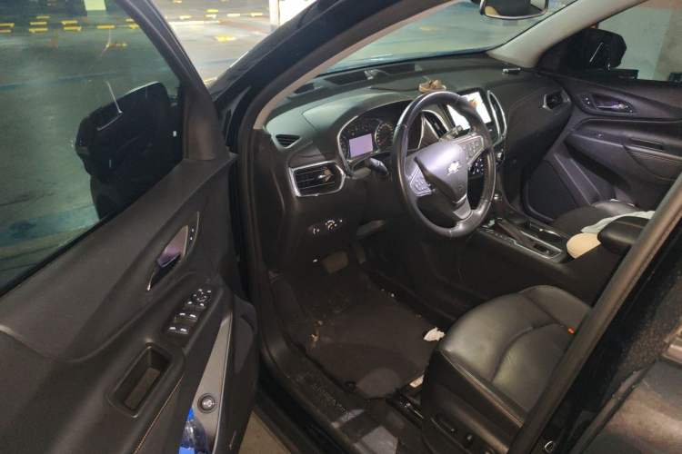 Used Chevrolet Equinox 2018 Redline 550T Automatic All-Wheel-Drive Trailblazer RS Edition Driver Seat