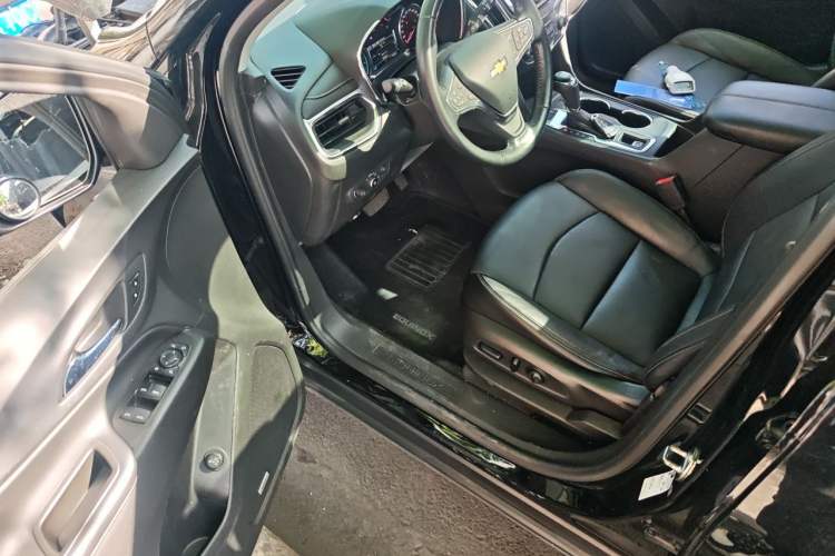 Used Chevrolet Equinox 2018 RS 550T Automatic All-Wheel-Drive Boundary Edition Driver Seat