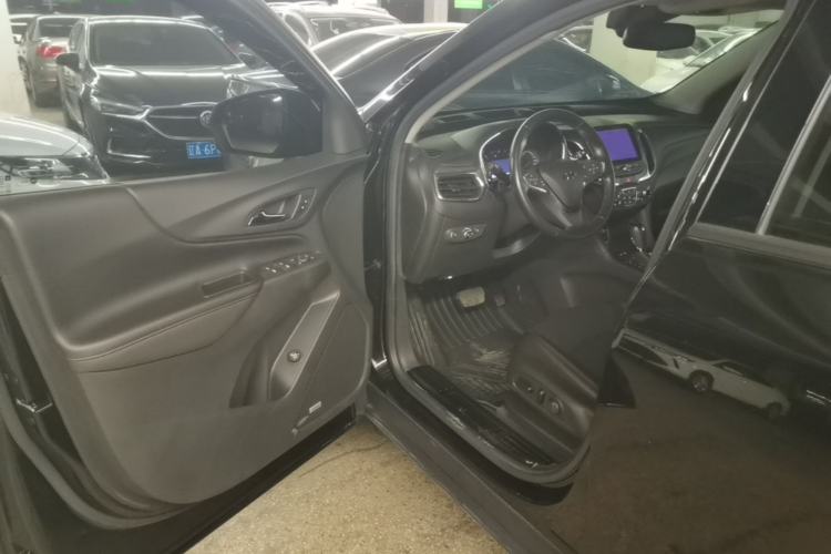 Used Chevrolet Equinox 2018 Redline 550T Automatic All-Wheel-Drive Trailblazer RS Edition Driver Seat
