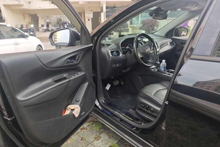 Used Chevrolet Equinox 2018 RS 550T Automatic All-Wheel-Drive Boundary Edition Driver Seat