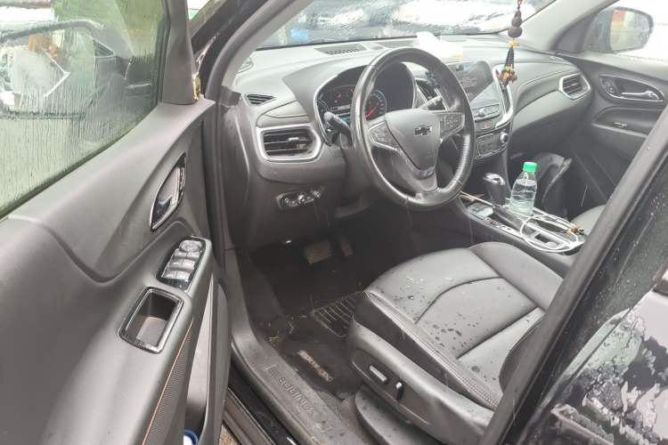 Used Chevrolet Equinox 2018 RS 550T Automatic All-Wheel-Drive Boundary Edition Driver Seat