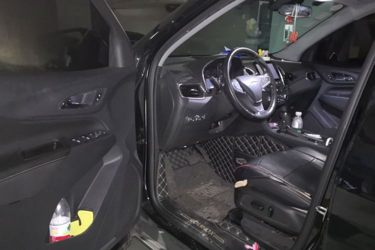 Used Chevrolet Equinox 2018 RS 550T Automatic All-Wheel-Drive Boundary Edition Driver Seat