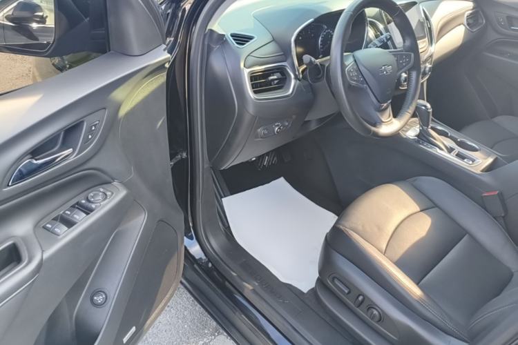 Used Chevrolet Equinox 2018 RS 550T Automatic All-Wheel-Drive Boundary Edition Driver Seat