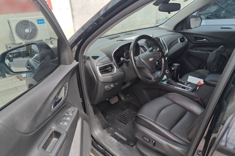Used Chevrolet Equinox 2018 RS 550T Automatic All-Wheel-Drive Boundary Edition Driver Seat