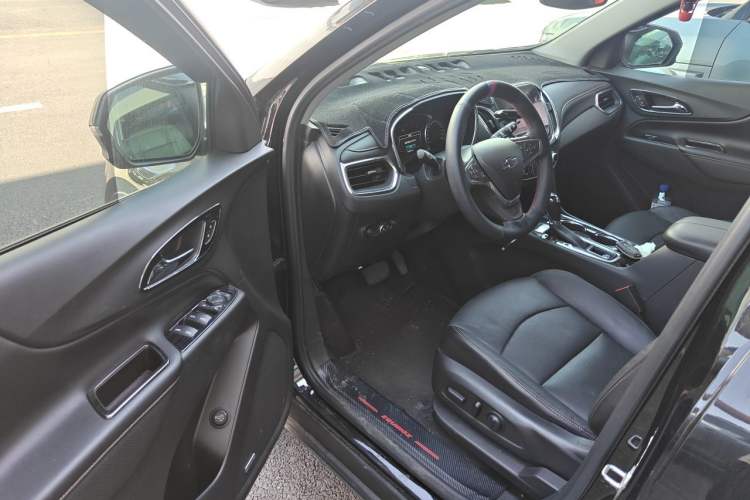 Used Chevrolet Equinox 2018 RS 550T Automatic All-Wheel-Drive Boundary Edition Driver Seat