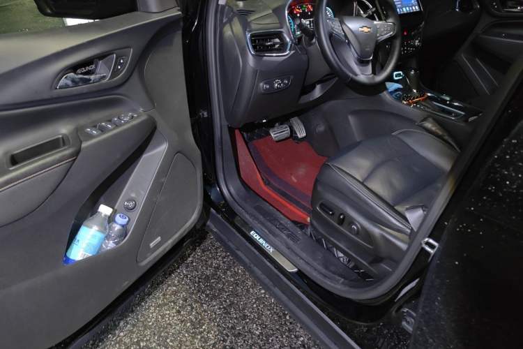 Used Chevrolet Equinox 2018 RS 550T Automatic All-Wheel-Drive Boundary Edition Driver Seat