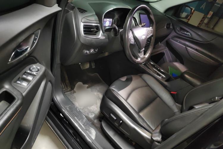 Used Chevrolet Equinox 2018 550T Automatic All-Wheel-Drive Explorer Edition Driver Seat