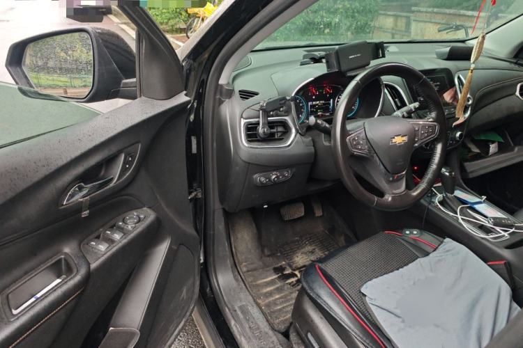 Used Chevrolet Equinox 2018 RS 550T Automatic All-Wheel-Drive Boundary Edition Driver Seat