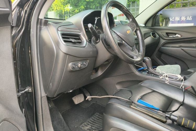 Used Chevrolet Equinox 2018 RS 550T Automatic All-Wheel-Drive Boundary Edition Driver Seat