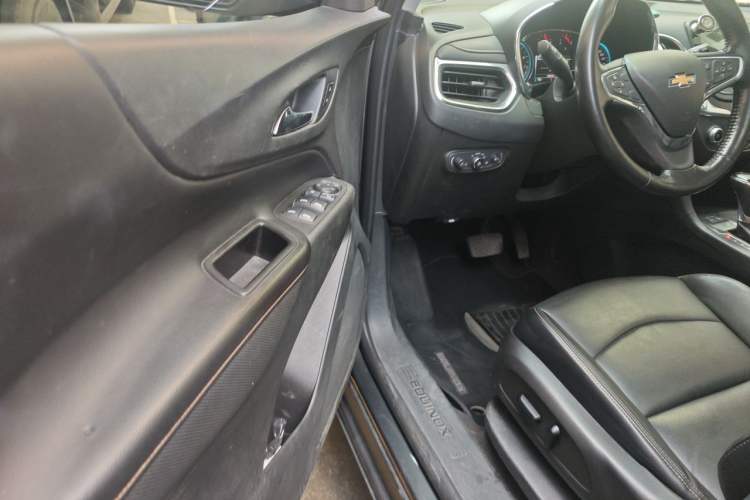 Used Chevrolet Equinox 2018 550T Automatic All-Wheel-Drive Explorer Edition Driver Seat