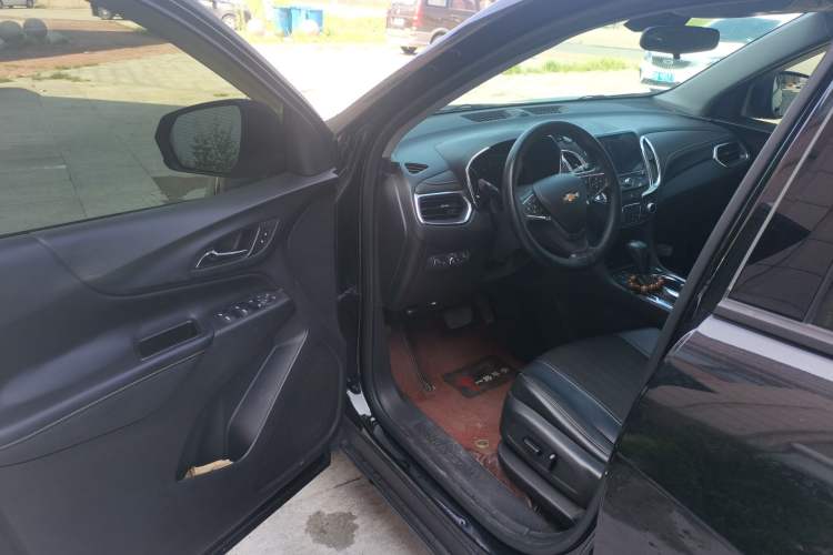 Used Chevrolet Equinox 2018 RS 550T Automatic All-Wheel-Drive Boundary Edition Driver Seat