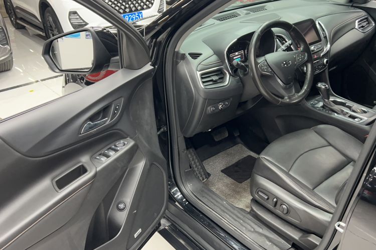Used Chevrolet Equinox 2018 RS 550T Automatic All-Wheel-Drive Boundary Edition Driver Seat